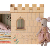 Princess and the pea, Big sister mouse